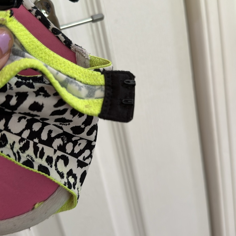 VS Pink leopard print push up bra size 34C - Picture 3 of 4